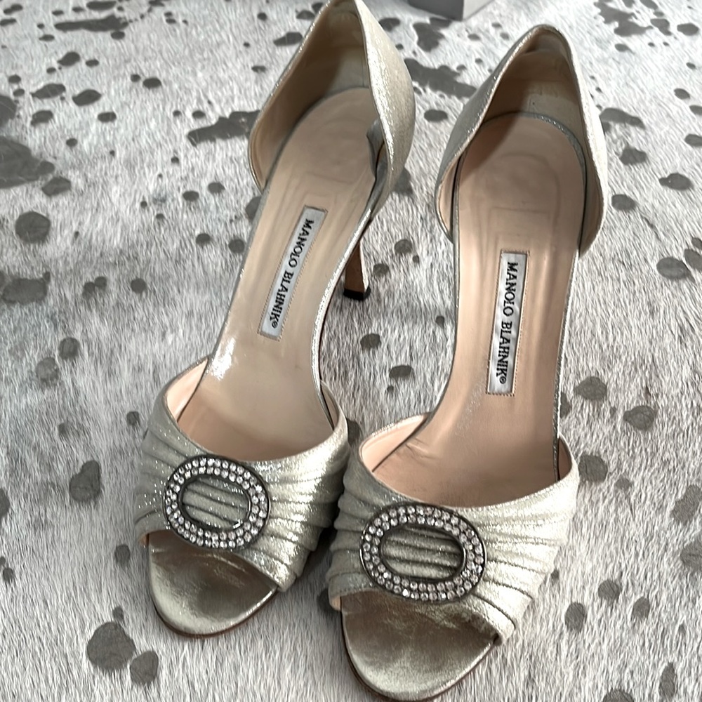 Manolo Blahnik Sedaraby rhinestone buckle D'orsay sz 10.  Handmade in Italy 41